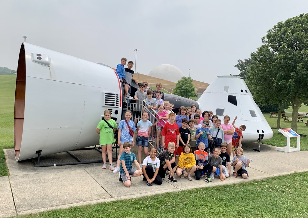 Students at the Air and Space Museum
